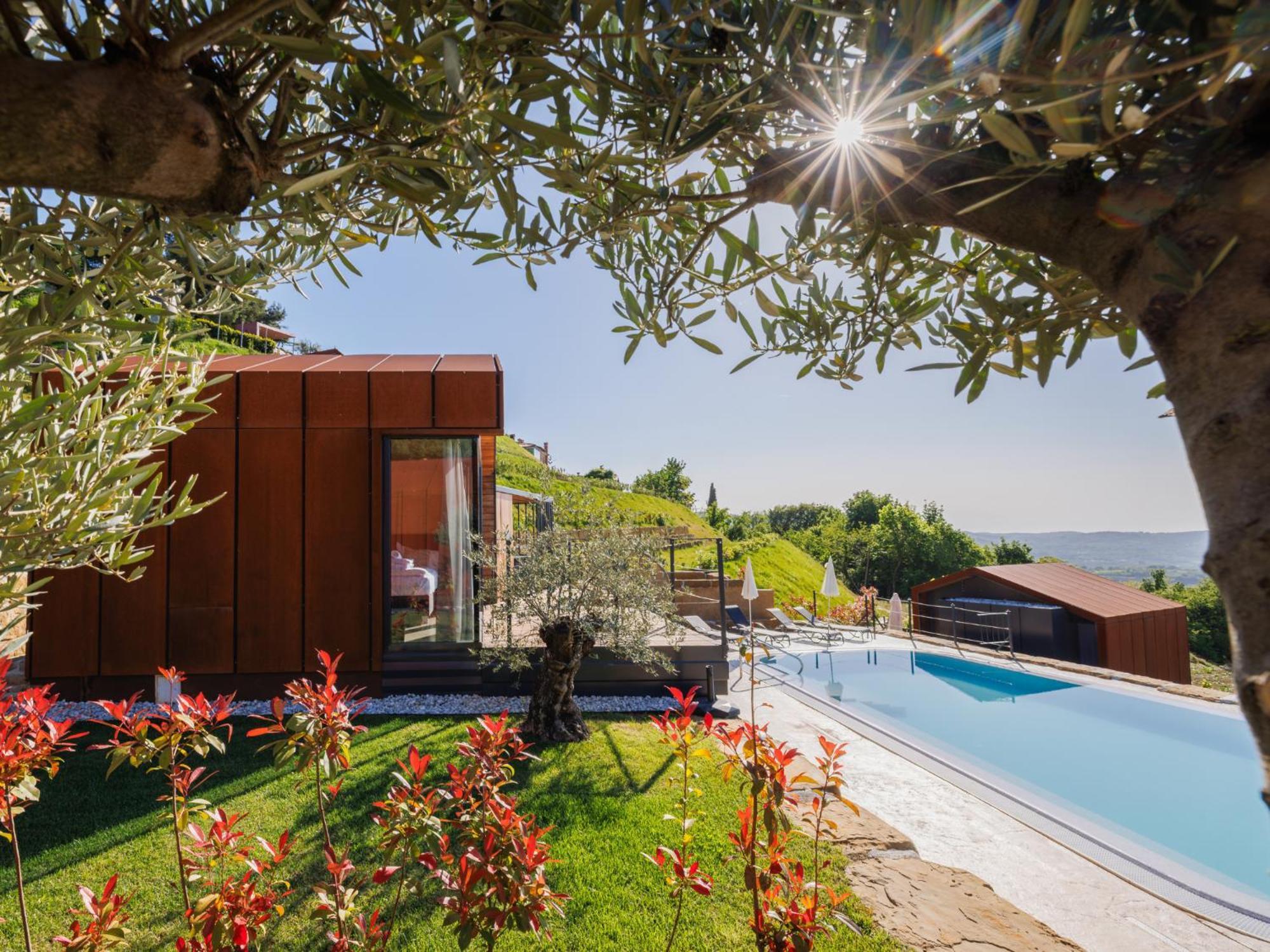 Wine Paradise - Glamping Resort Marezige Bagian luar foto