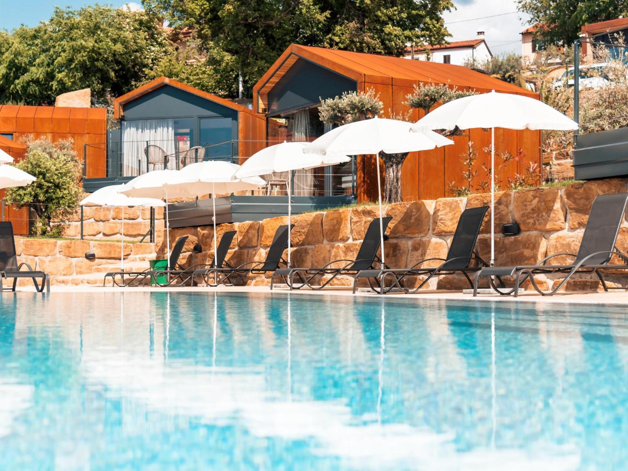 Wine Paradise - Glamping Resort Marezige Bagian luar foto